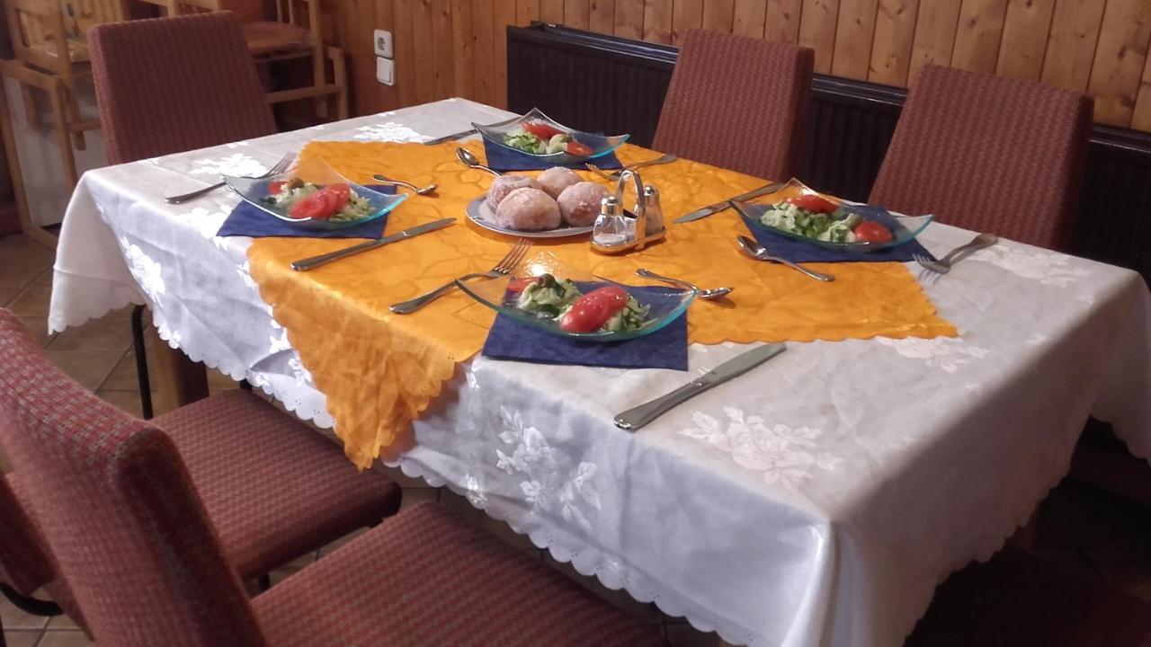 Restaurant Pension Lubusch Gahro Eksteriør bilde